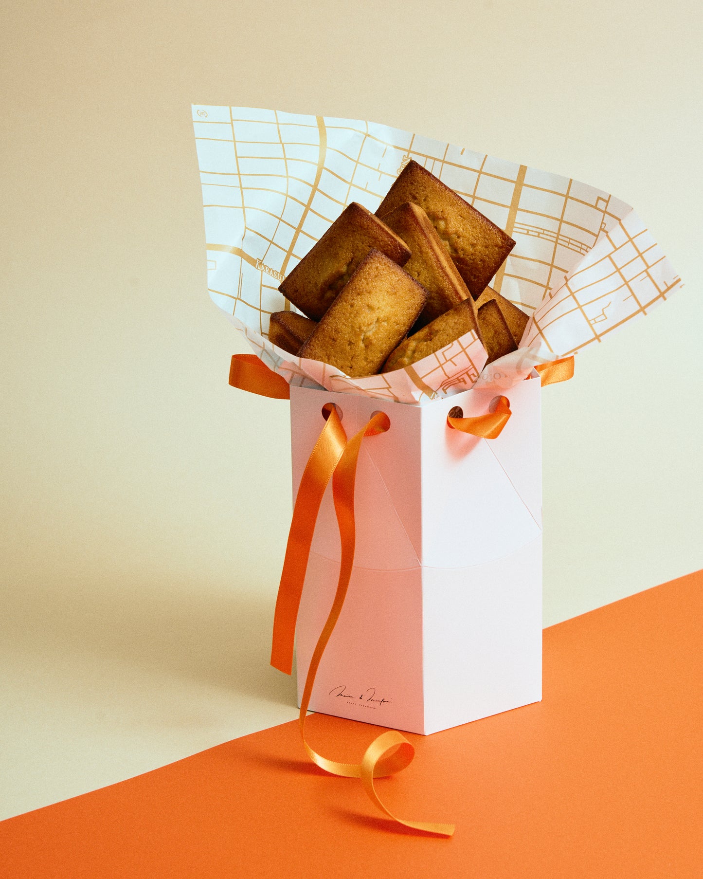 Financier sorti du four
